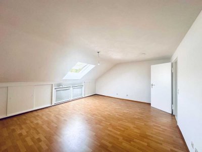 2,5 Zimmer DG-Wohnung in ruhiger Lage