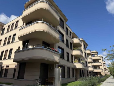Luxuriöse Neubauwohnung mit Dachterrasse, Jacuzzi, Balkon und Tiefgarage in Potsdam