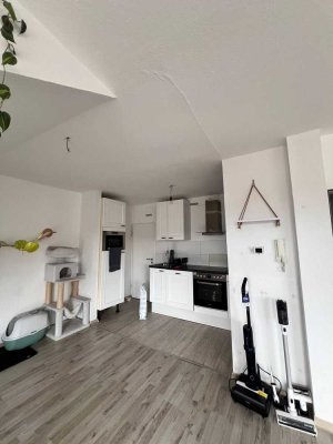 Schöne 2-Zimmer Wohnung mit Balkon in direkter Stadt-Lage