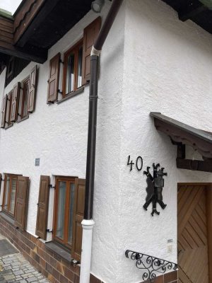 Geschmackvolles, Kleines Reihenendhaus Mittenwald