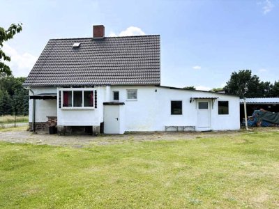 *** Gemütliches Wohnhaus auf großem Grundstück am Dorfrand ***