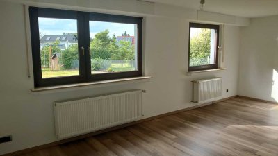 Sanierte 1-Raum-Wohnung mit Einbauküche in Leichlingen