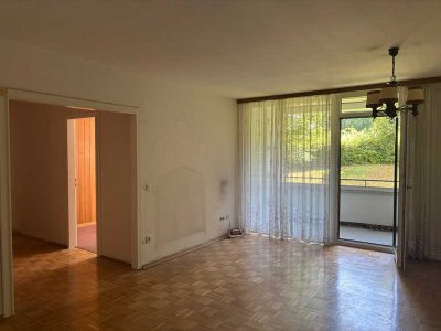 GÜNSTIG! 94 m²-Wohnung mit 4 Zimmern, Küche, Diele, Bad, Gäste-WC, HWR, 2 Logien .......