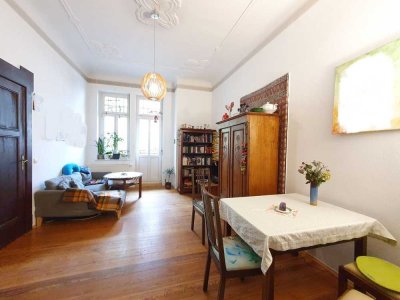 4 Zimmer, kleiner Balkon, separate Küche, Tageslichtbad - Gut geschnittene Altbauwohnung in Toplage!