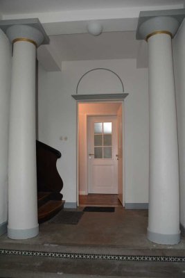Südviertel, stilvolle Erdgeschosswohnung im 3-Familienhaus mit großem Garten in