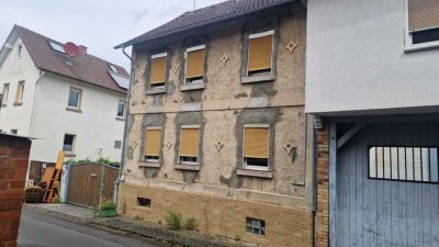 Sanierungsbedürftiges Haus mit Hof in Gießen-Lützellinden - Ideal für Handwerker!