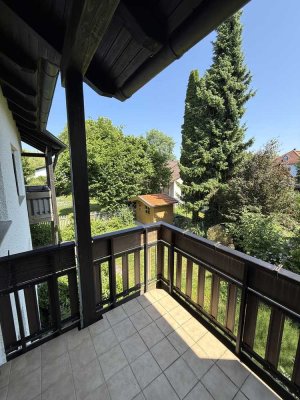 Maisonettewohnung mit Balkon in Ottobrunn – kleines Mehrfamilienhaus, ruhige Lage