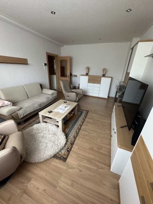 Vollständig renovierte 3-Zimmer-Wohnung mit Balkon und Einbauküche in Köln