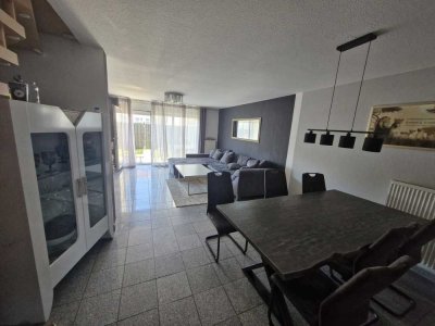 Von Privat, schönes und gepflegtes 5-Raum-Reihenhaus mit geh. Innenausstattung in Karlsdorf-Neuthard