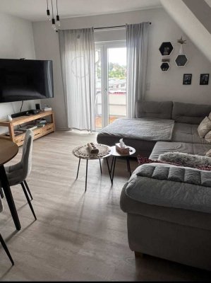 moderne 3-Zimmer-Wohnung mit Balkon