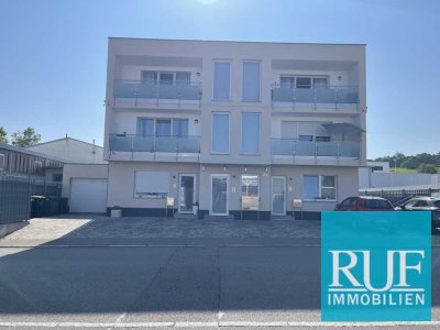 Moderne Kapitalanlage: Neuwertiges Mehrfamilienhaus mit 6 Einheiten, Wärmepumpe & Top Ausstattung.