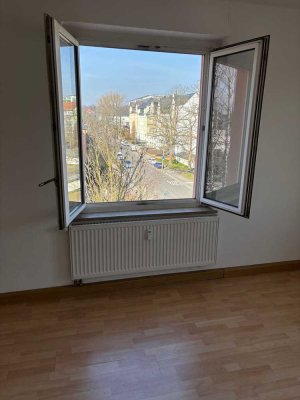 2 Monate Kaltmietfrei  - Wohnküche - WG geeignet - Bad mit Wanne und Fenster