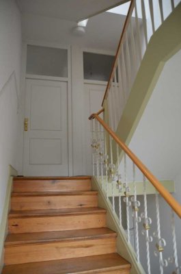 Schöne 2- Zimmer Wohnung mit Stellplatz Nähe Frankfurt-Nied Bahnhof- Nidda und Fluss Nidda