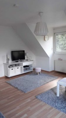 Ansprechende 2-Zimmer-DG-Wohnung mit EBK in Mücke