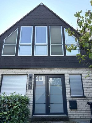 Exklusives Haus in Frechen-Königsdorf, Komplett Saniert, Ab 01.11.bezugsfrei, Einzelgarage,SW-Garten