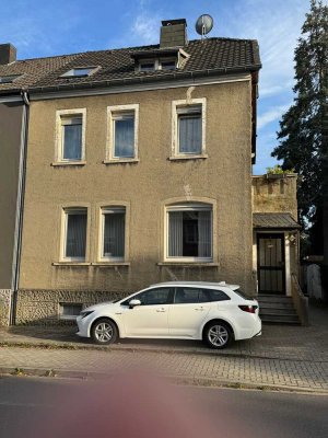 Geräumiges, günstiges 12-Zimmer-Mehrfamilienhaus in Erkelenz
