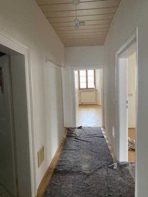 Charmante, frisch renovierte 3-Zimmer-Altbauwohnung (1. OG) in der Neuburger Altstadt