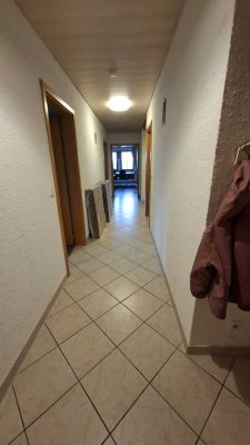 Geräumige 4-Zimmer-Wohnung in Eningen unter Achalm