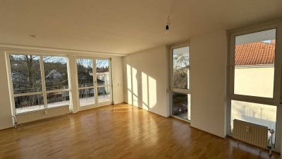 3-Zi-Whg, grosszügig, hell, großer Balkon, in bester grüner Wohnlage, stadtnah und schnell in Ffm.