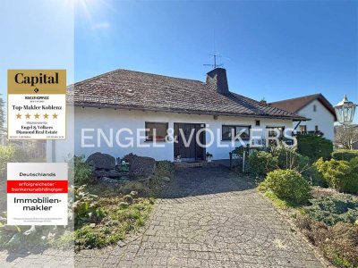 Großes Einfamilienhaus mit Einliegerbereich in naturnaher Lage