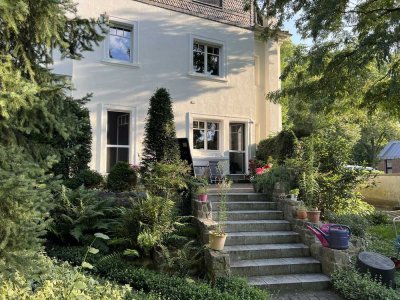+ sehr attraktives Dreifamilienhaus + 4,9% Rendite p.a. + bis zu 6,7% Afa p.a. + Eigennutzoption