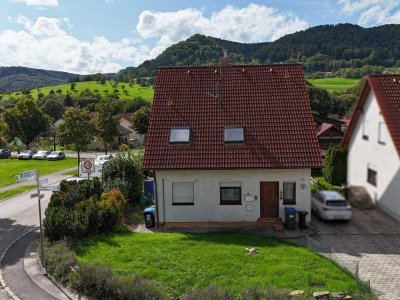 Geräumige Dachgeschosswohnung mit Südbalkon in Talheim