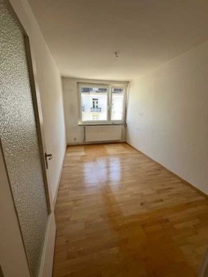 3-Zimmer-Wohnung, Citynah, ruhige Lage, Südstadt von PRIVAT