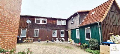 Flexibles Wohnkonzept: Ideal für Eigennutzer & Investoren - DHH mit drei Einheiten in Eldingen