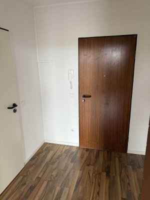 1 Raum Single Wohnung im 3. OG mit Balkon u. Aufzug