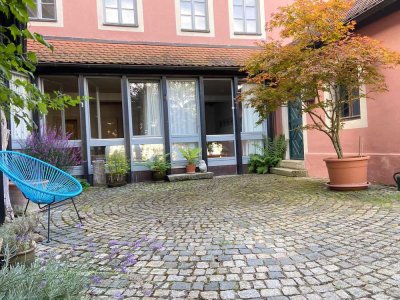 großzügige, helle 4 Zimmer- Wohnung im Berggebiet mit Terrasse