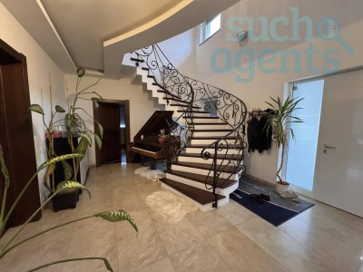 Neuer Preis! Stilvolle Villa im modernen Klassik-Look