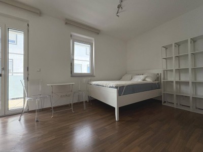 GEMÜTLICHE 1-ZIMMER-WOHNUNG MIT GROßEM BALKON