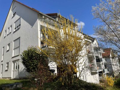 Wunderschöne 2,5 Zimmerwohnung mit Dachbalkon für Einzelperson