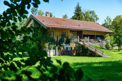 DENKMALGESCHÜTZTER HOF IN SONNIGER LAGE, GAIßACH-OBERGRIES