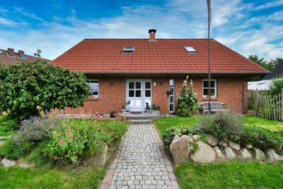 Idyllisches Einfamilienhaus in Damendorf: Natur, Komfort und Lebensqualität vereint - Ihr Traumhaus!