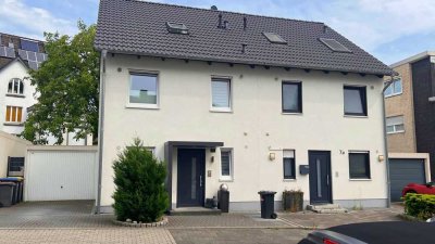 Neuwertige Traum-Doppelhaushälfte  – stilvoll, familienfreundlich, sofort einziehen!
