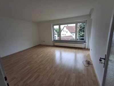 Stilvolle, vollständig renovierte 4-Raum-Wohnung mit Balkon in Neuburg an der Donau