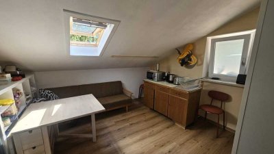 Exklusive 2-Raum-Dachgeschosswohnung mit EBK in Bayerisch Gmain