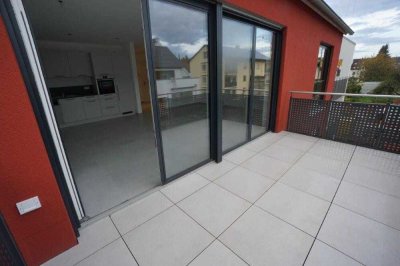 Neuwertige Wohnung in Energie-Effizienzhaus - mit Balkon, inkl. Einbauküche