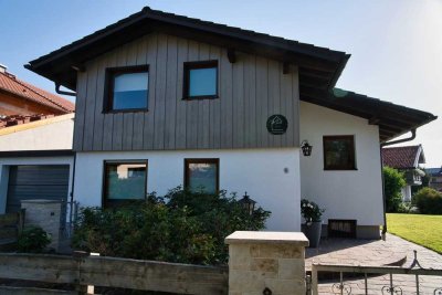 gepflegtes Einfamilienhaus mit großem Garten zur Vermietung - Neukirchen