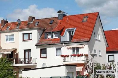 2-Familien-Doppelhaushälfte mit Garage - provisionsfrei