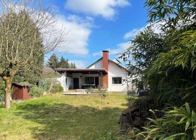 Schnörkellos und hanseatisch – Haus mit Pool und Garten zum Wohlfühlen