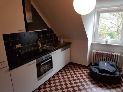 Perfekte Studenten-WG / 4-Zimmer-DG-Wohnung in Hochschulnähe