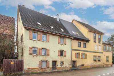 Doppelhaushälfte mit viel Potential - idyllischer Garten und vielseitigen Parkmöglichkeiten