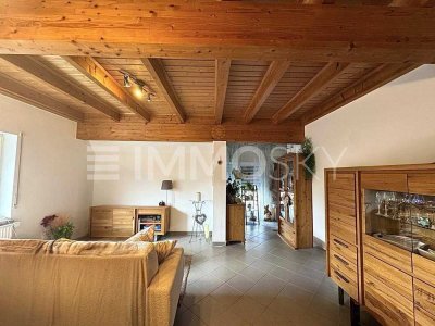 *Mehrfamilienhaus mit 2 WE, Hinterhaus, Gewerbe und zusätzl. Bauland*