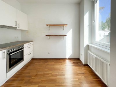 NÄHE LORENZ-BAYER-PARK: attraktive Altbauwohnung mit separater Küche