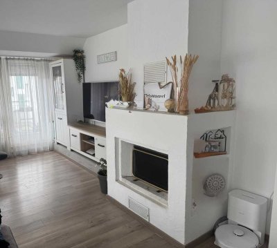 Großzügige 3,5-Zimmer-Maisonette-Wohnung mit Balkon, Stellplatz und EBK in Ostfildern