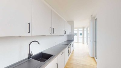 Wohnen am Wiesenpark: Exklusive 3-Zi.-Wohnung mit traumhafter Terrasse, Parkett, FB-Heizung & EBK!!!