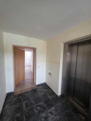 Moderne 3-Zimmer-Wohnung mit fantastischen Ausblick– Frisch Renoviert & Sofort Einzugsbereit