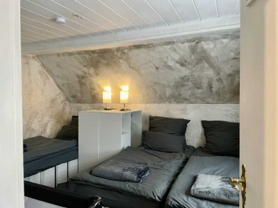 Viel mehr als nur 34 m²: Wohnung mit Werkstattkeller, Schuppen und Stellplatz – sofort nutzbar!